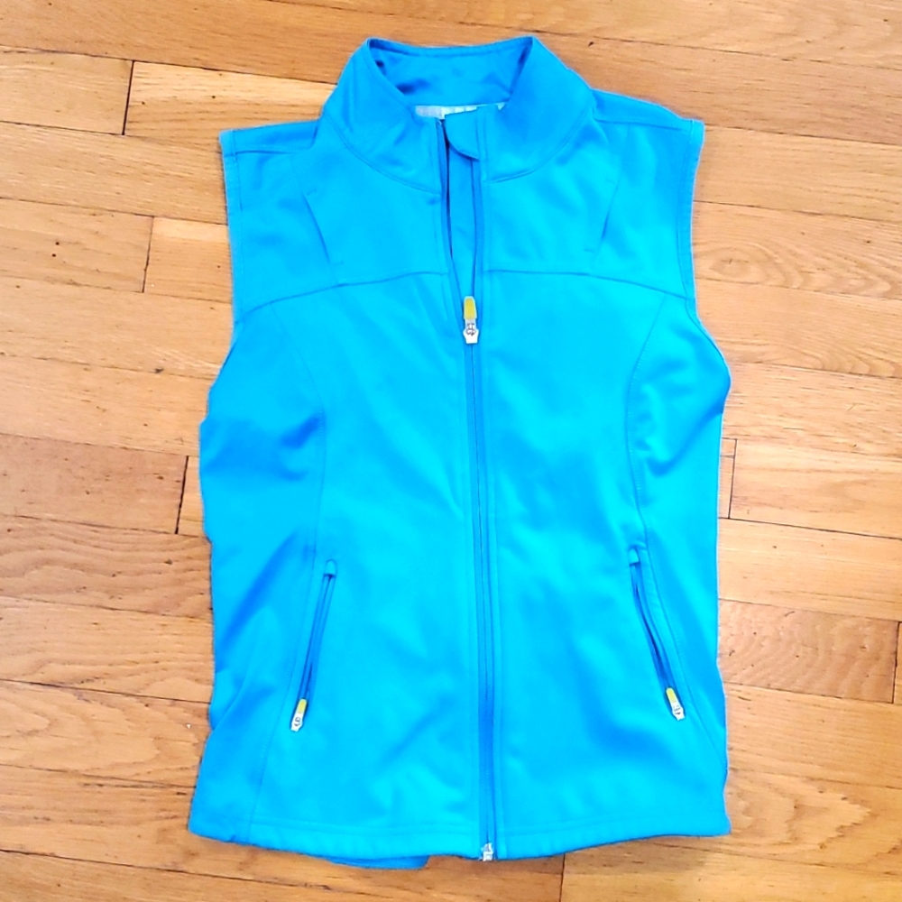 Athleta Reflective Activewear Vest with Pockets - Picture 2 of 6